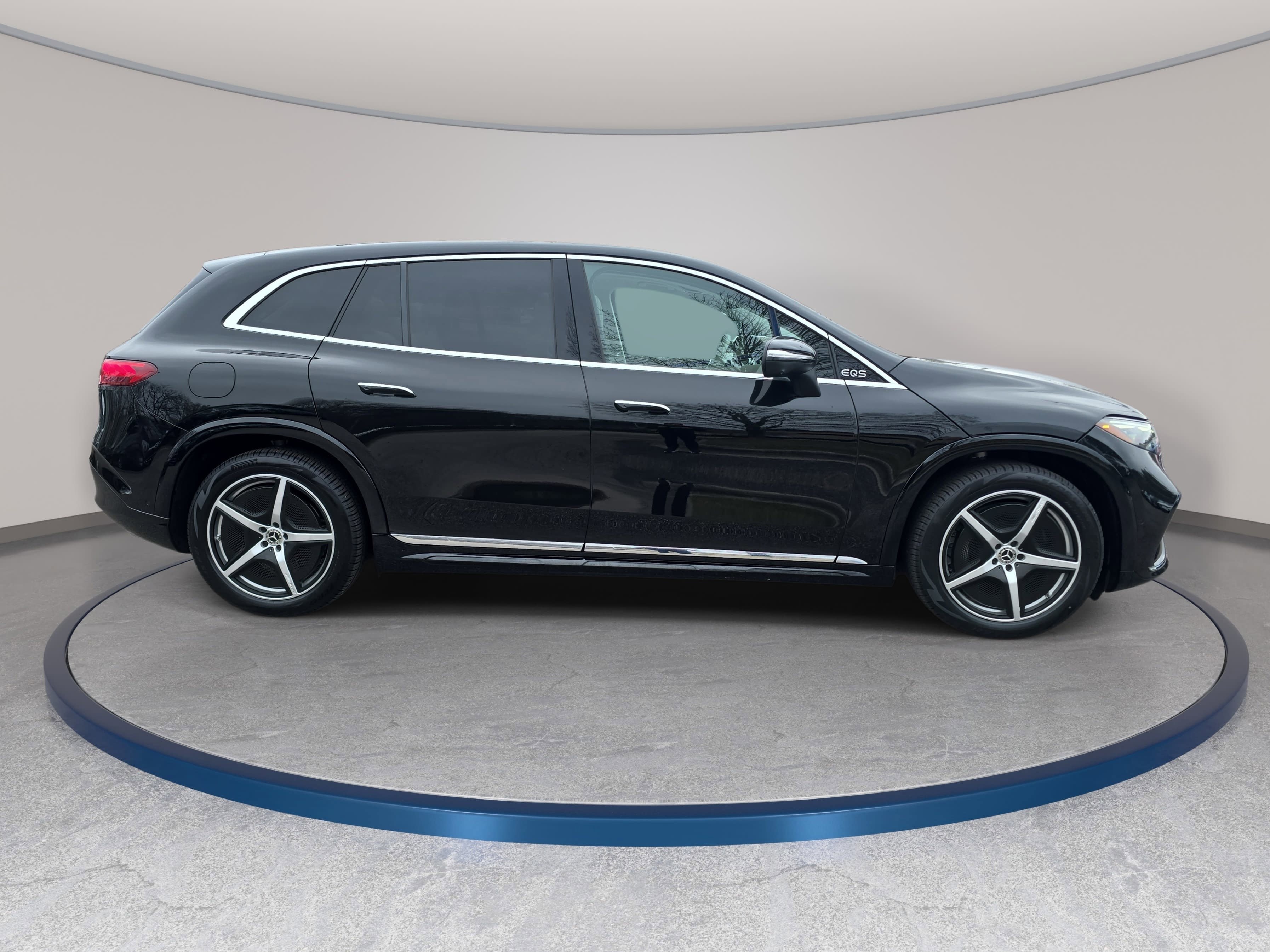 Certified 2023 Mercedes-Benz EQS 580 4MATIC SUV image 4