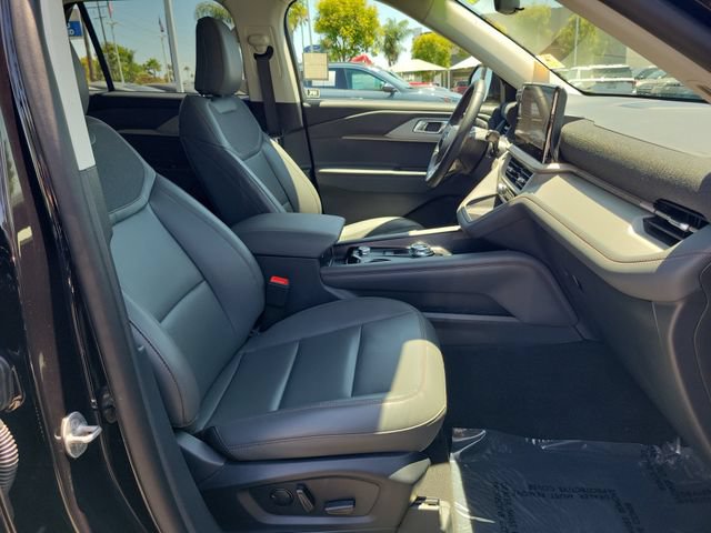 Used 2026 Ford Explorer Active w/ Active Comfort Package RWD image 18