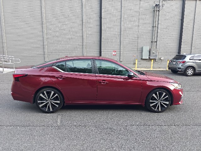 Used 2020 Nissan Altima 2.5 SR FWD image 2