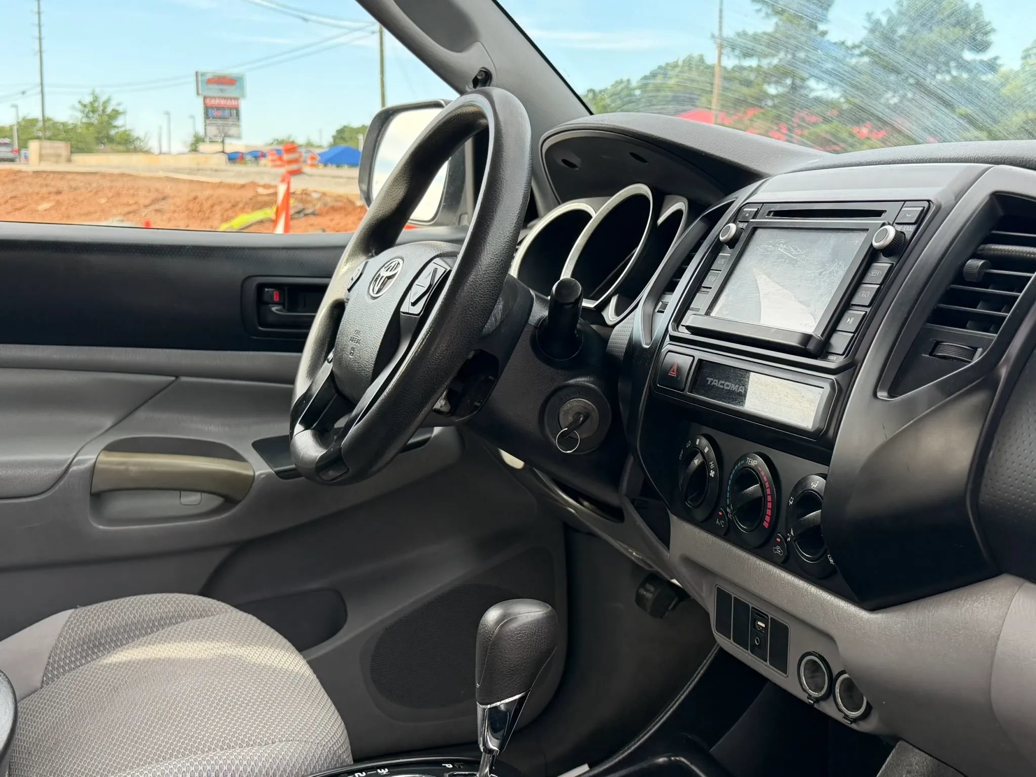 Used 2015 Toyota Tacoma 2WD Access Cab image 16