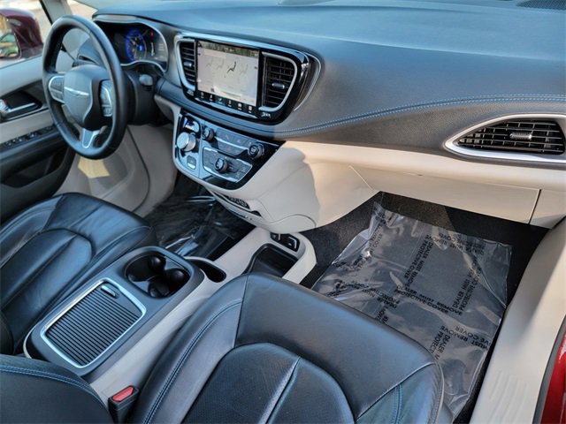 Certified 2021 Chrysler Pacifica Touring-L image 26