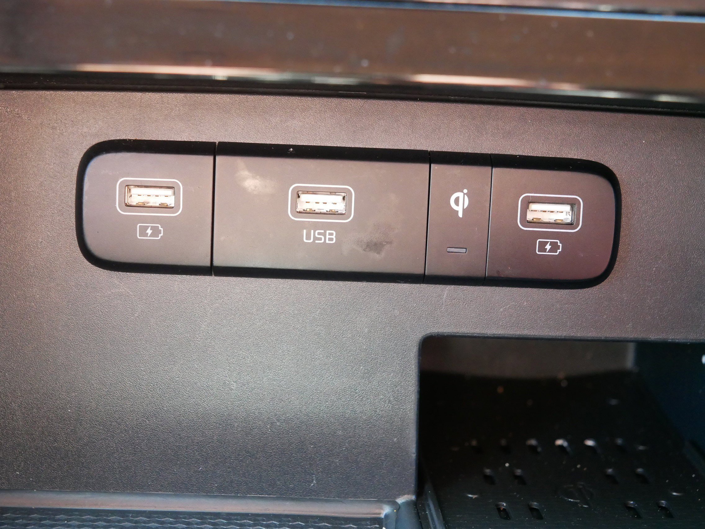 Certified 2022 Kia Carnival SX Prestige image 32