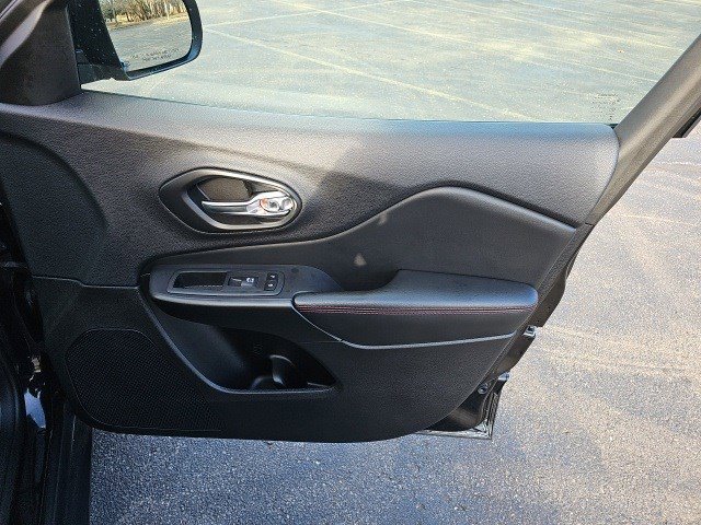 Used 2022 Jeep Cherokee Trailhawk w/ Comfort/Convenience Group image 15