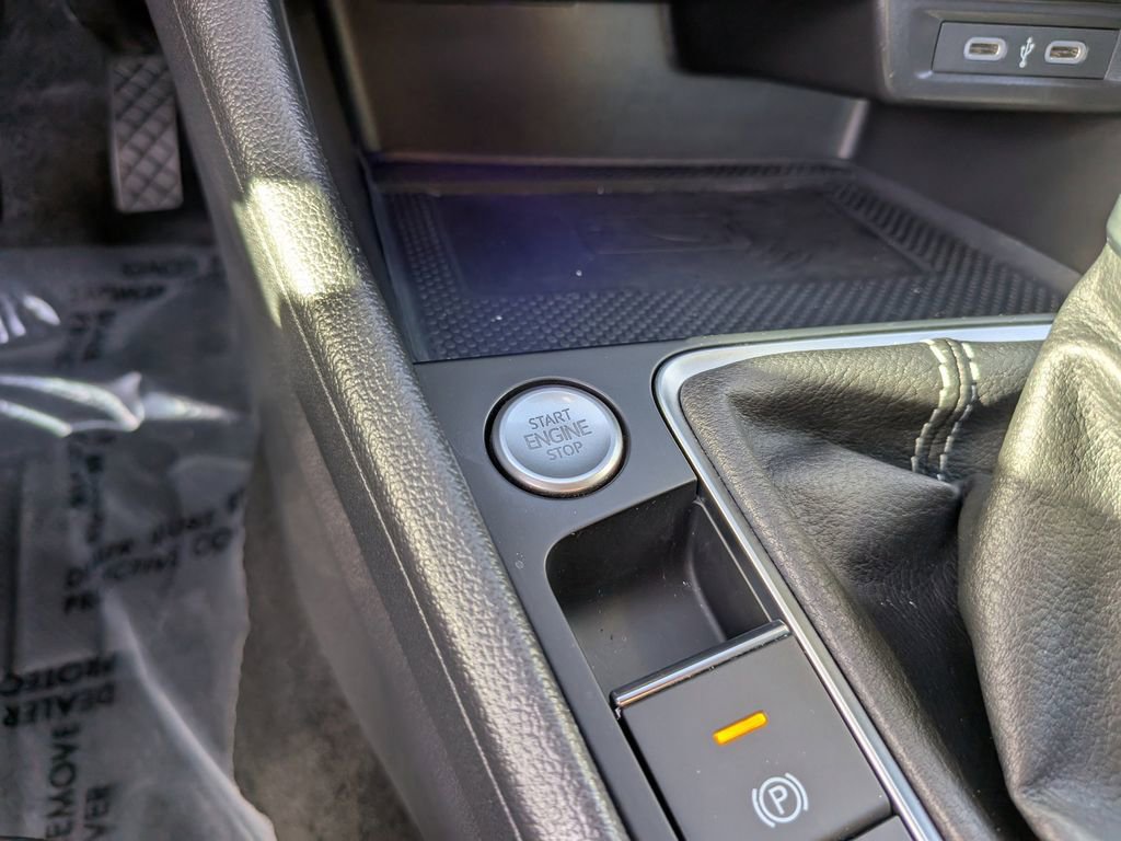 Certified 2024 Volkswagen Jetta SEL image 25