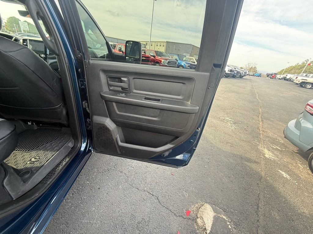 Used 2024 RAM 3500 Tradesman w/ Chrome Appearance Group image 15