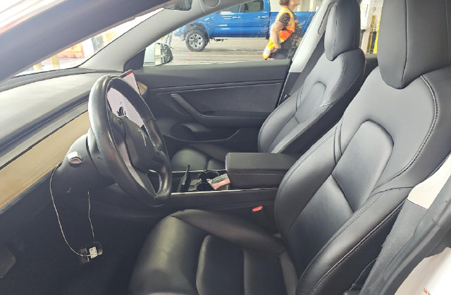 Used 2018 Tesla Model 3 Long Range RWD image 6
