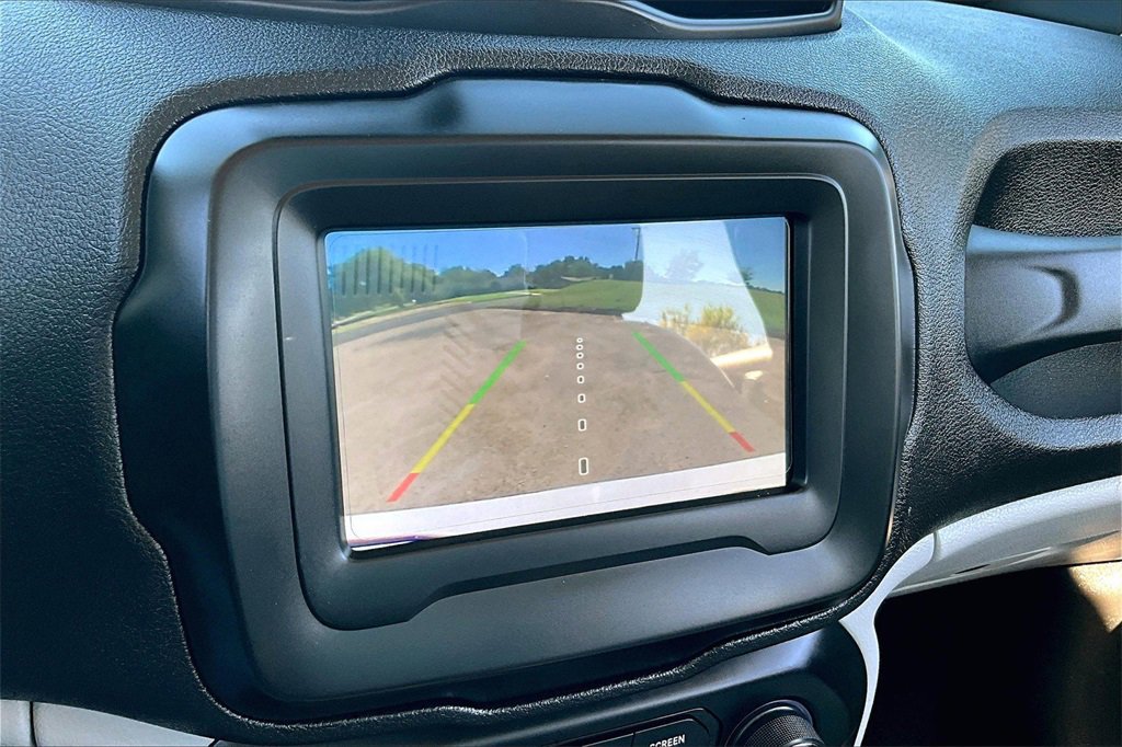 Used 2018 Jeep Renegade Limited w/ Safety & Security Group image 23