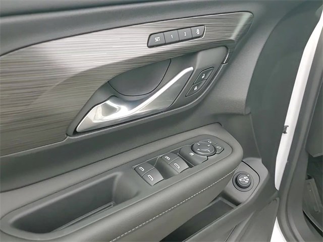 Used 2022 GMC Terrain SLT w/ LPO, Floor Liner Package image 13