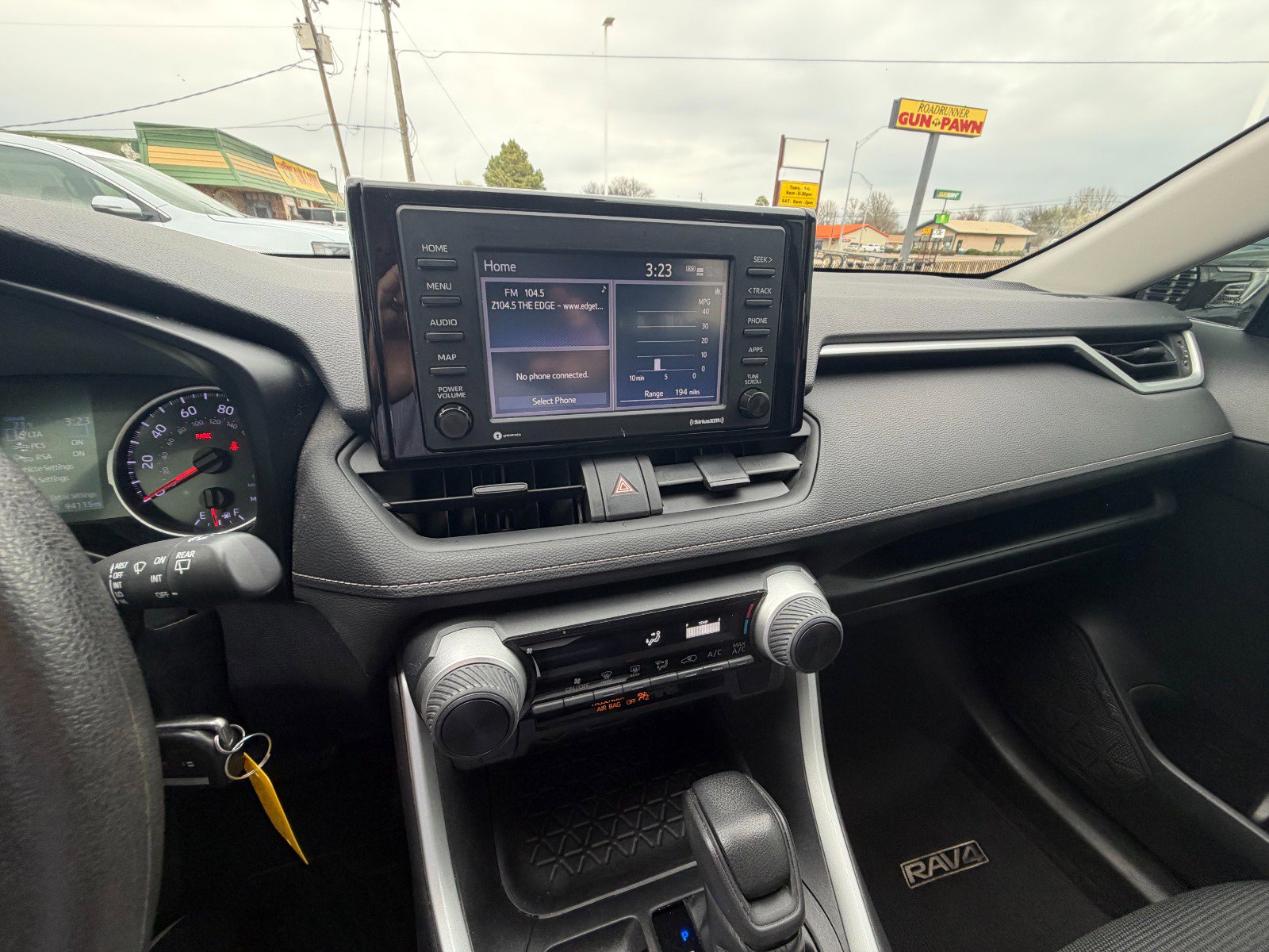 Used 2020 Toyota RAV4 LE FWD image 13