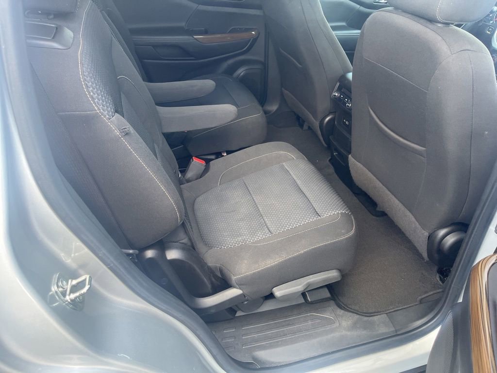 Used 2020 GMC Acadia SLE image 28