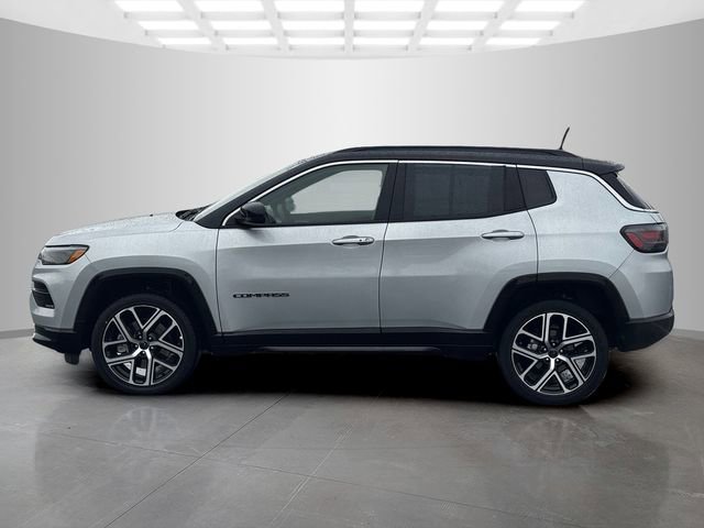 Certified 2025 Jeep Compass Limited w/ Elite Group AWD/4WD image 4