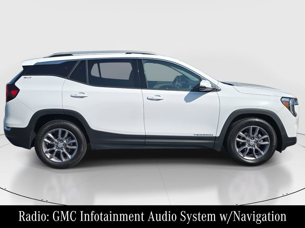 Used 2023 GMC Terrain SLT w/ Infotainment Package II FWD image 4