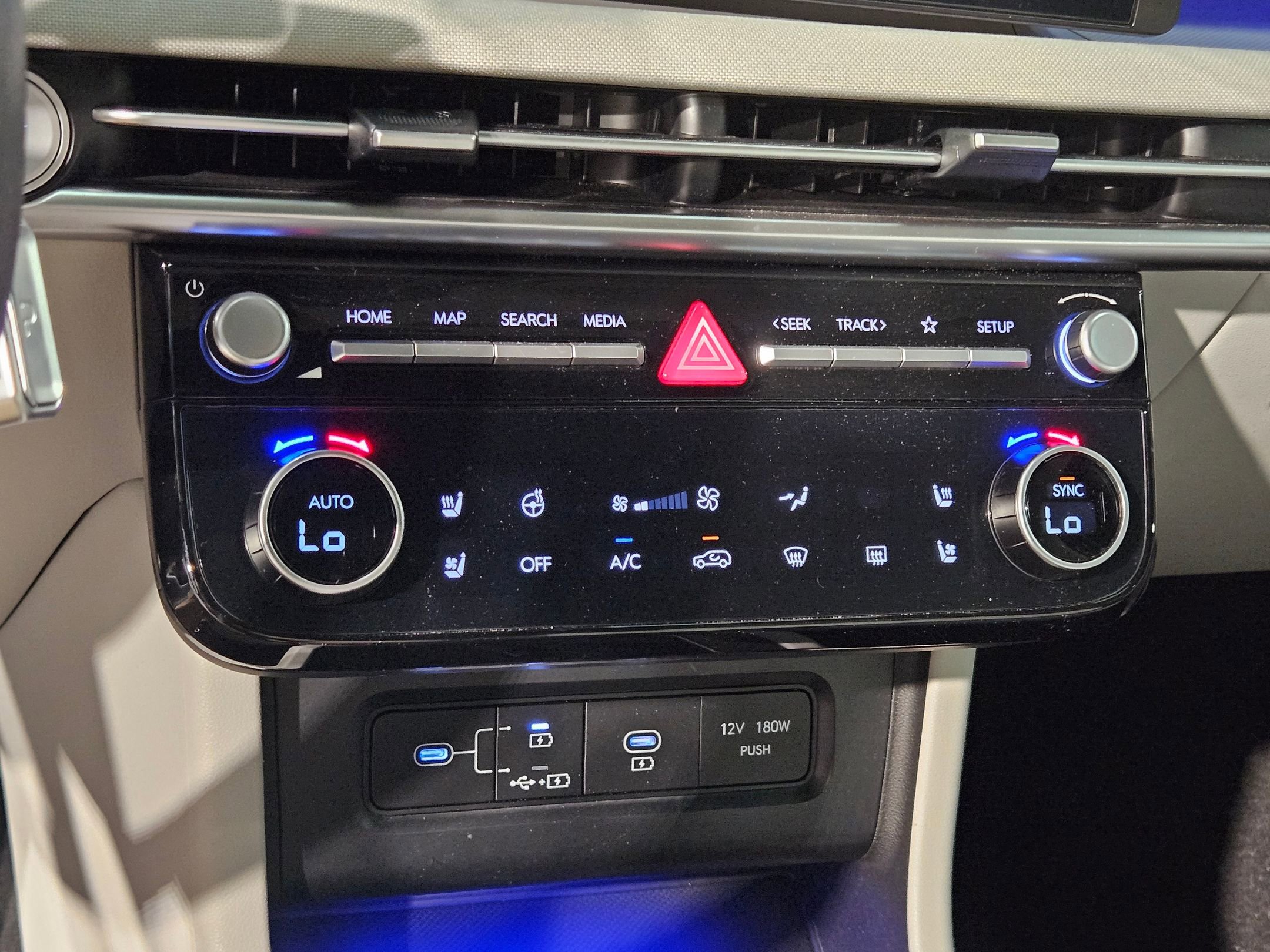 Used 2025 Hyundai Tucson Limited image 32