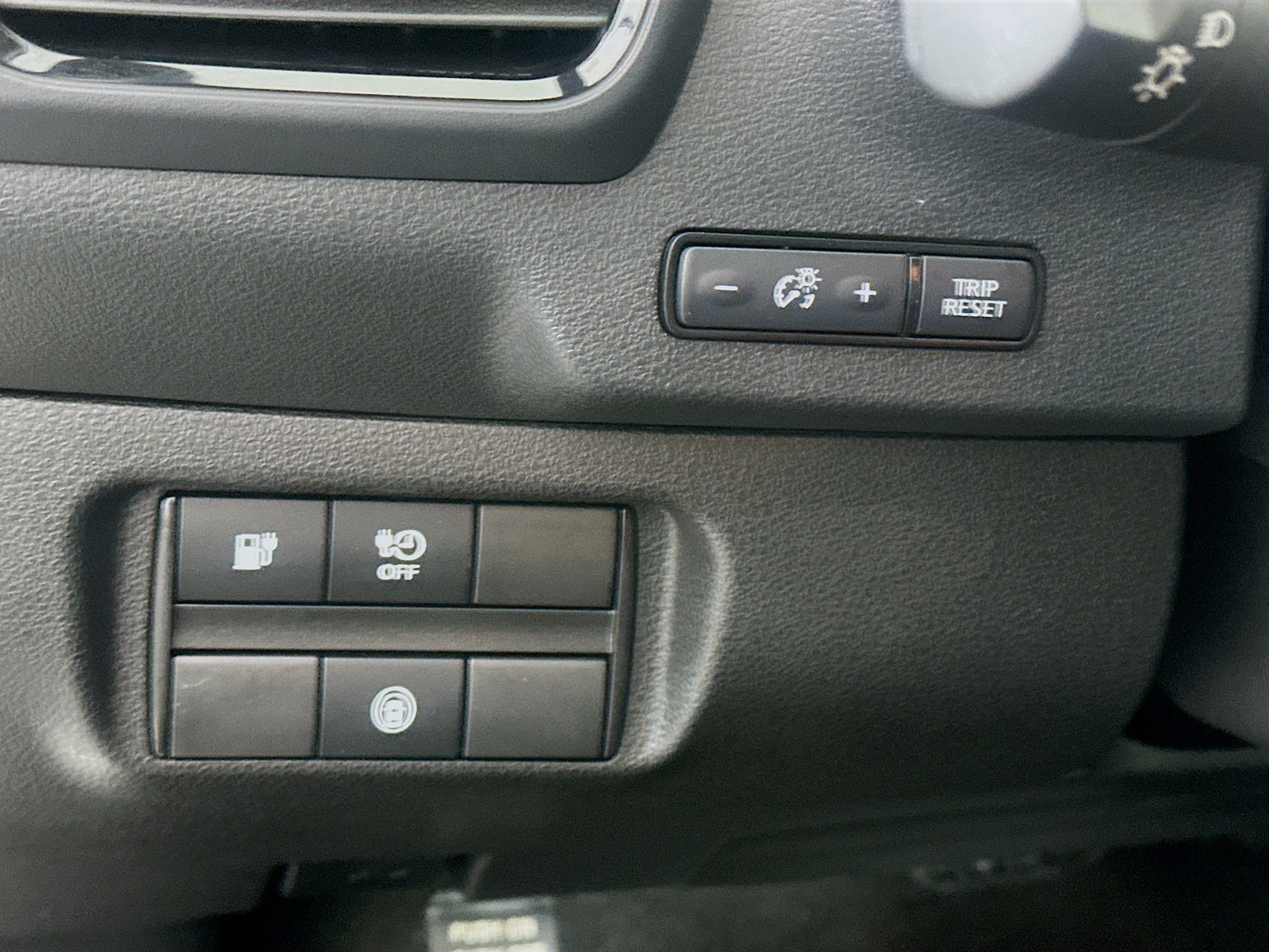 Used 2025 Nissan Leaf S FWD image 16