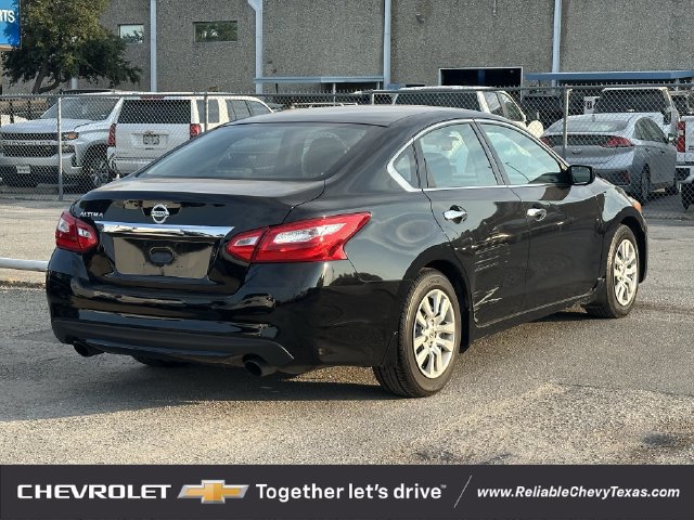 Used 2017 Nissan Altima 2.5 S w/ Power Driver Seat Package FWD image 4
