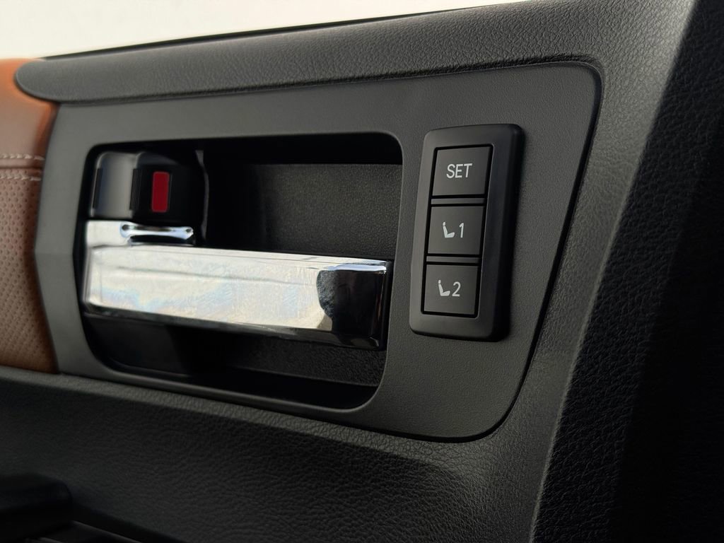 Used 2015 Toyota Tundra 1794 Edition image 33