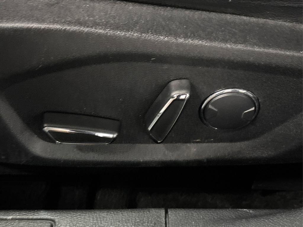 Used 2018 Ford Fusion SE w/ Fusion SE Technology Package image 36