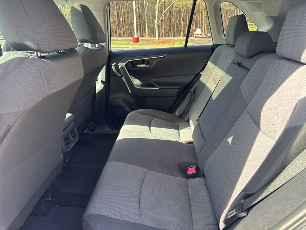 Used 2020 Toyota RAV4 XLE w/ Convenience Package image 11