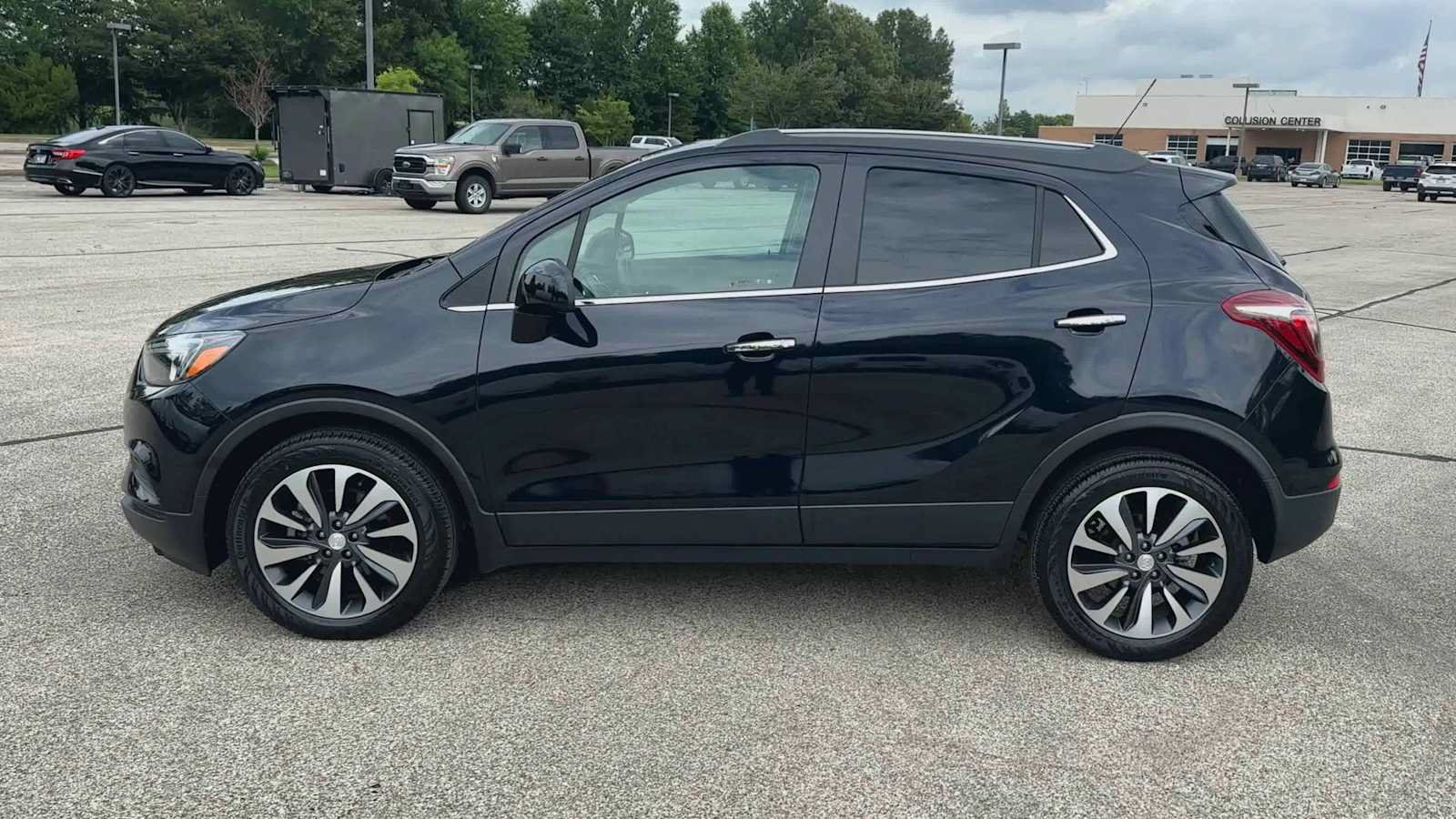 Certified 2021 Buick Encore Preferred w/ Safety Package FWD image 5