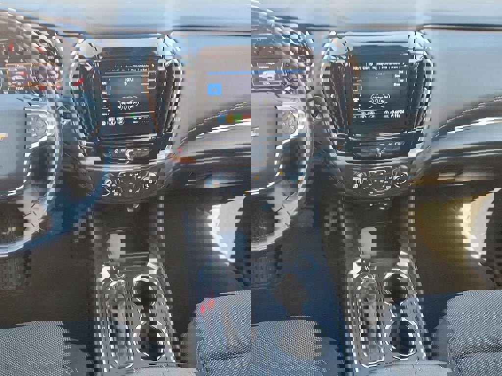 Used 2021 Chevrolet Traverse LT image 11