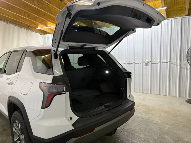 Used 2025 Chevrolet Equinox LT FWD image 10
