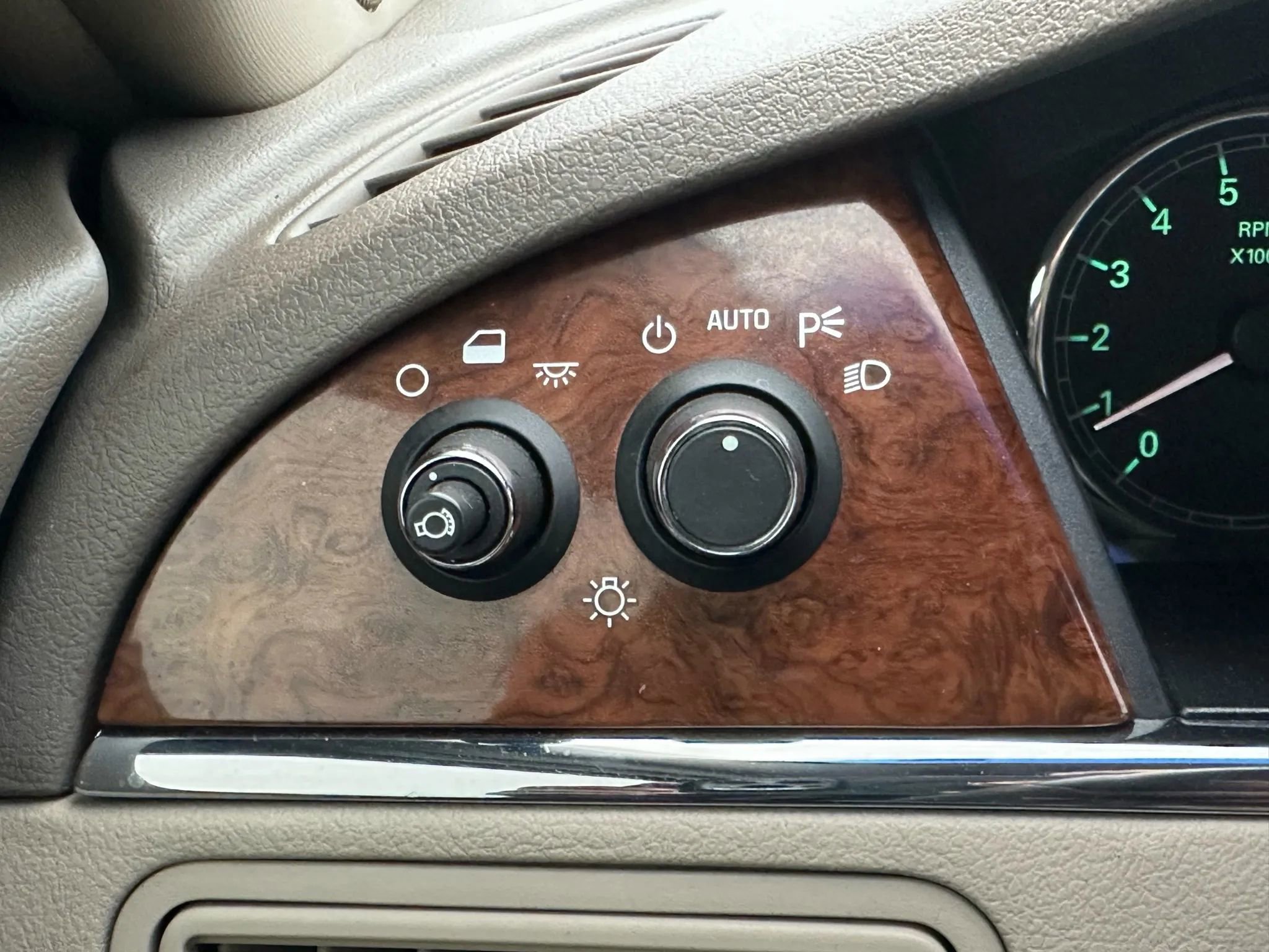 Used 2005 Buick LaCrosse CX w/ Silver Convenience Package image 22