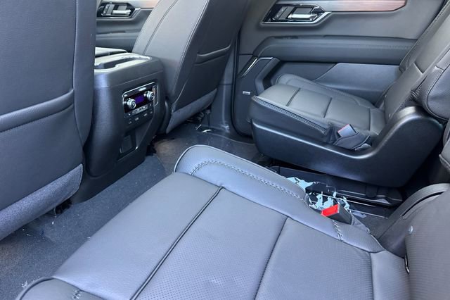 New 2026 GMC Yukon XL Denali image 12