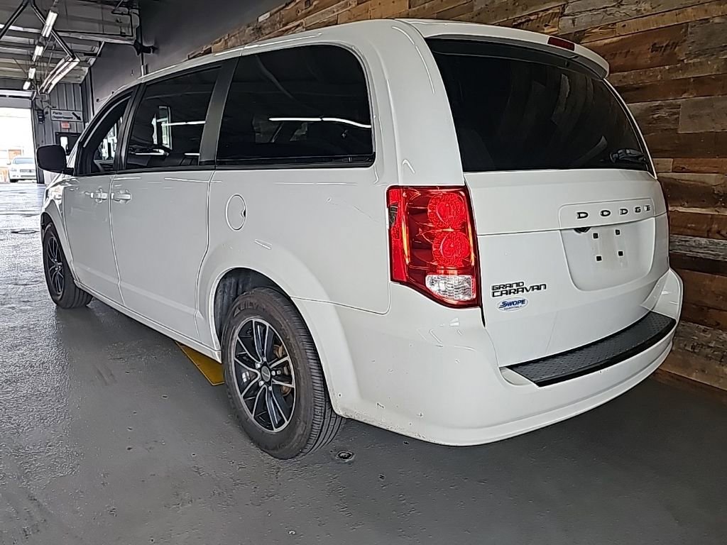 Used 2018 Dodge Grand Caravan SXT w/ Driver Convenience Group image 4