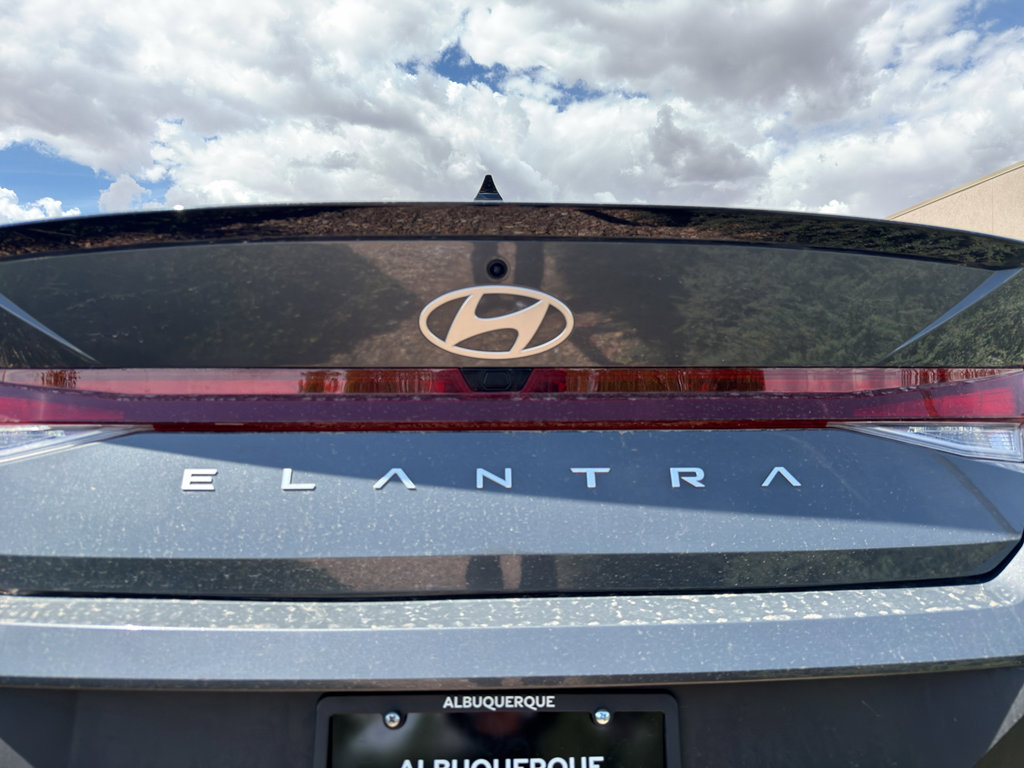 Used 2025 Hyundai Elantra Sport FWD image 10