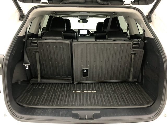 Used 2023 Toyota Highlander XLE AWD/4WD image 25