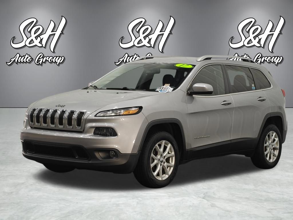 Used 2017 Jeep Cherokee Latitude w/ Cold Weather Group image 12