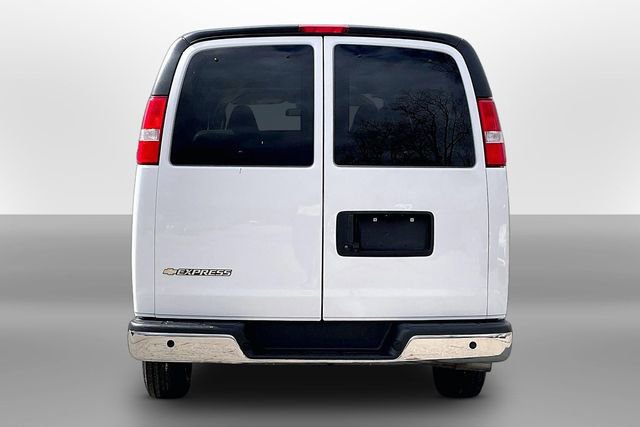 Used 2023 Chevrolet Express 3500 LT w/ LT Preferred Equipment Group RWD image 4