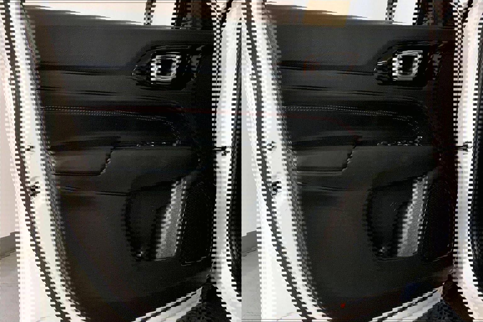 Used 2024 Jeep Compass Trailhawk image 24