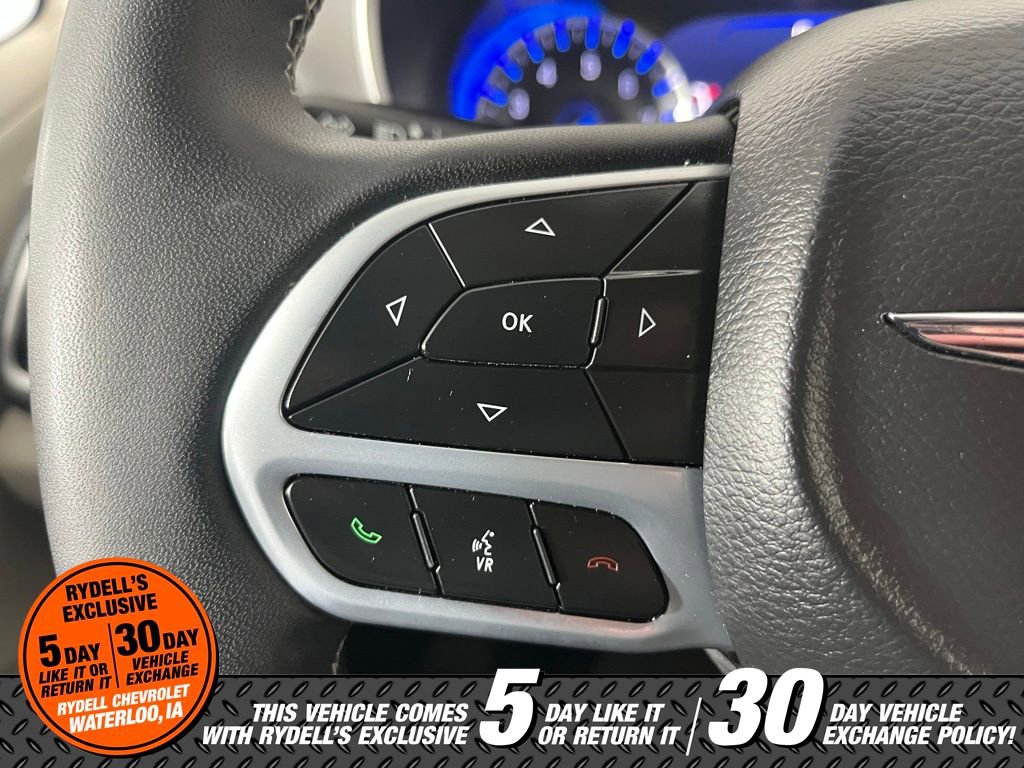 Used 2022 Chrysler Pacifica Touring-L image 26