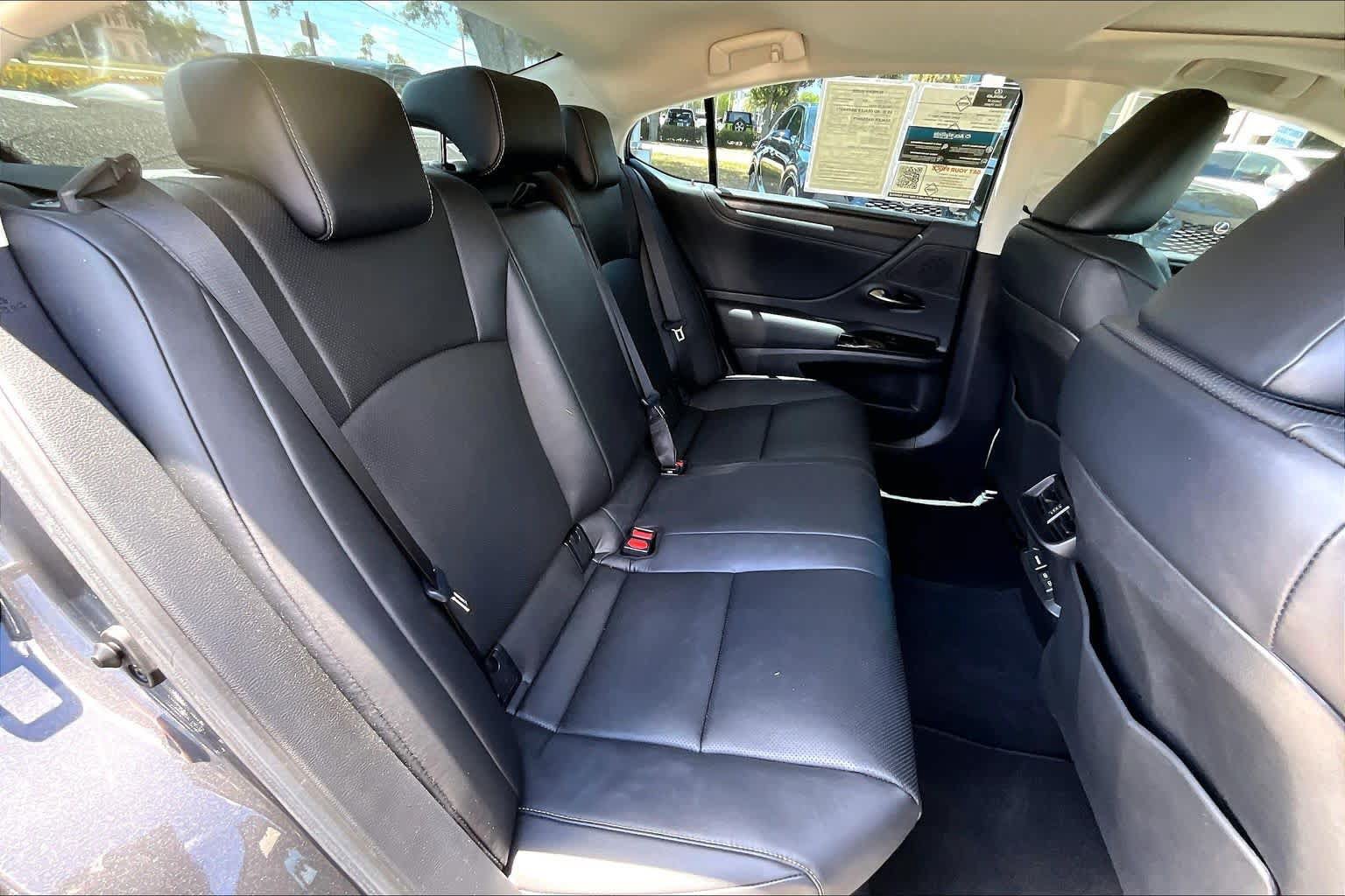 Used 2025 Lexus ES 300h w/ Premium Package FWD image 20