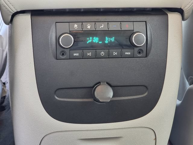 Used 2011 Chevrolet Suburban LT RWD image 21
