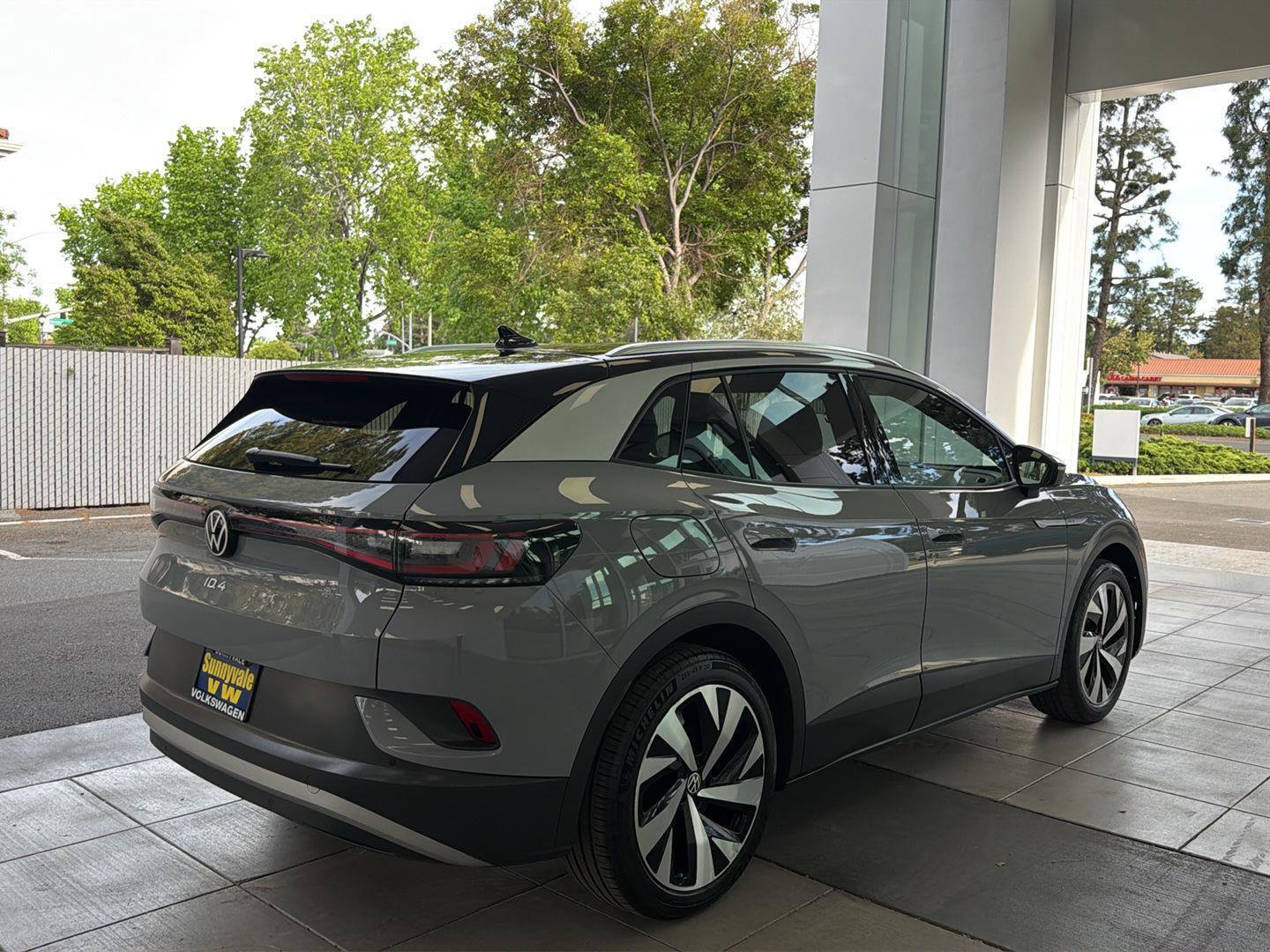 Certified 2022 Volkswagen ID.4 Pro S w/ Gradient Package image 5