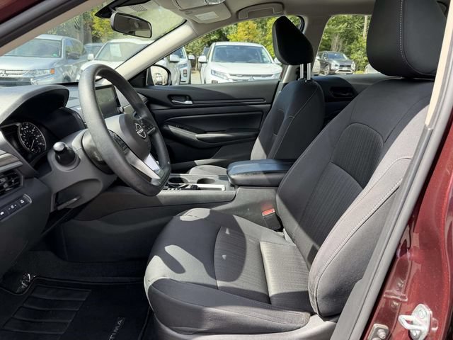 Used 2025 Nissan Altima 2.5 SV FWD image 16