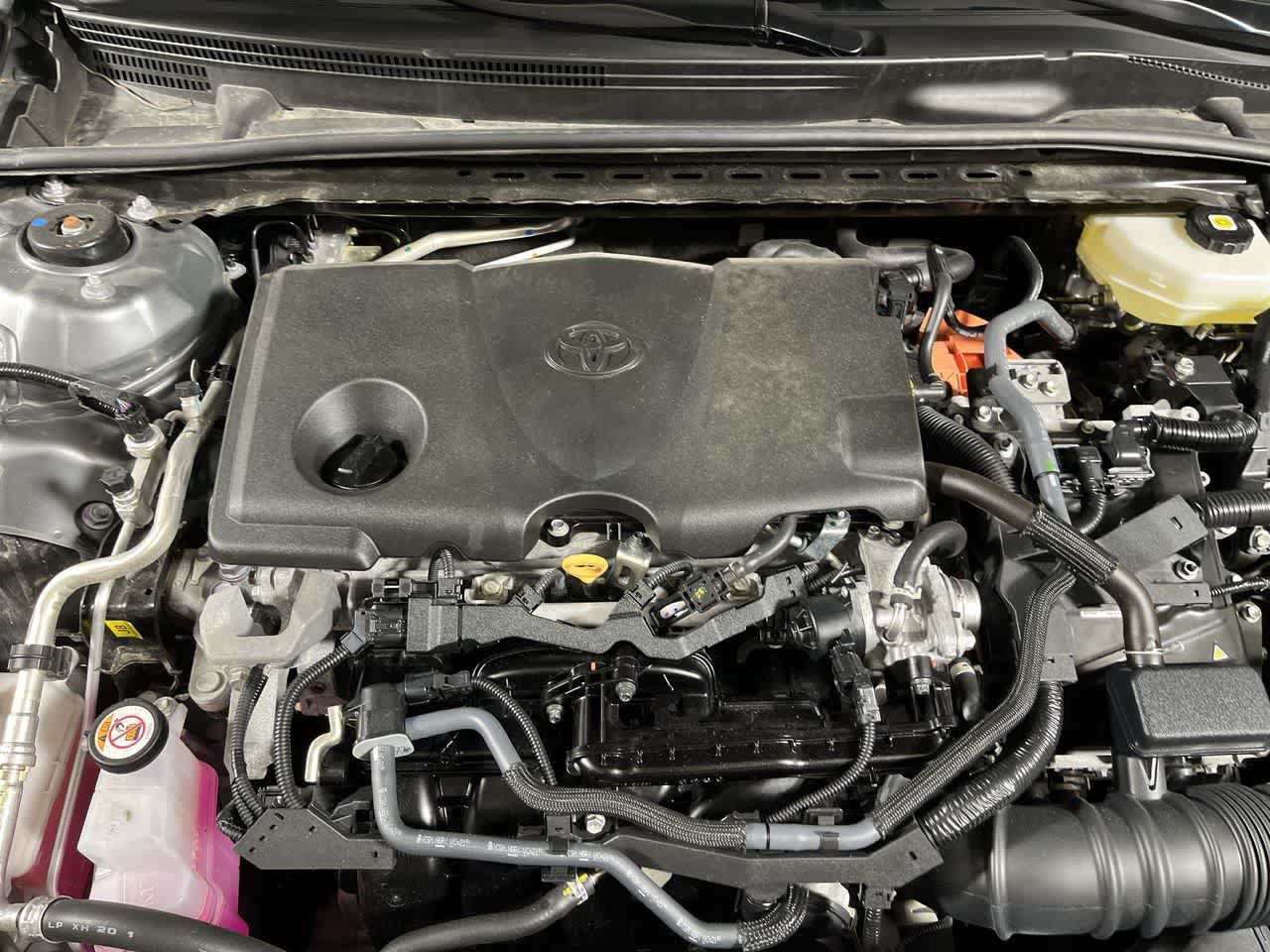 Used 2025 Toyota Camry SE FWD image 12