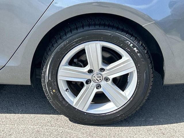 Used 2018 Volkswagen Golf SE FWD image 13