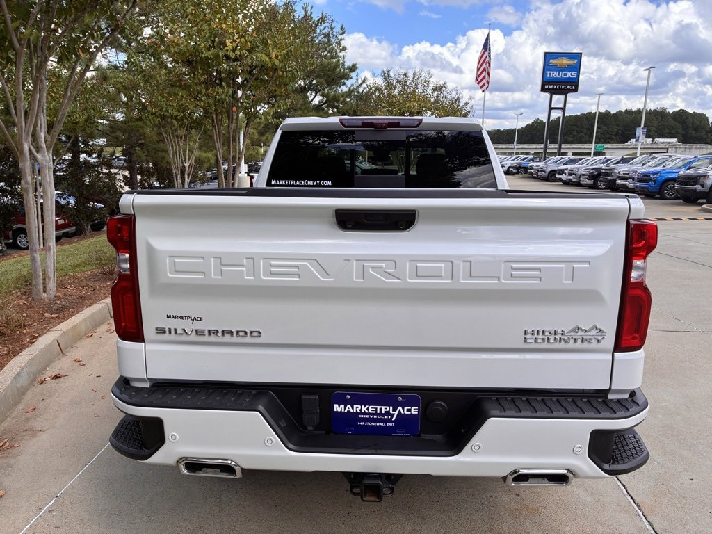 Used 2023 Chevrolet Silverado 1500 High Country w/ Technology Package image 10