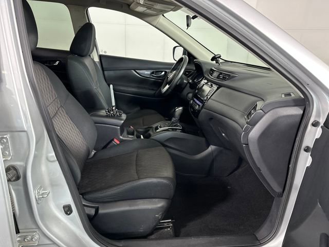 Used 2018 Nissan Rogue SV w/ Sun & Sound Touring Package image 28