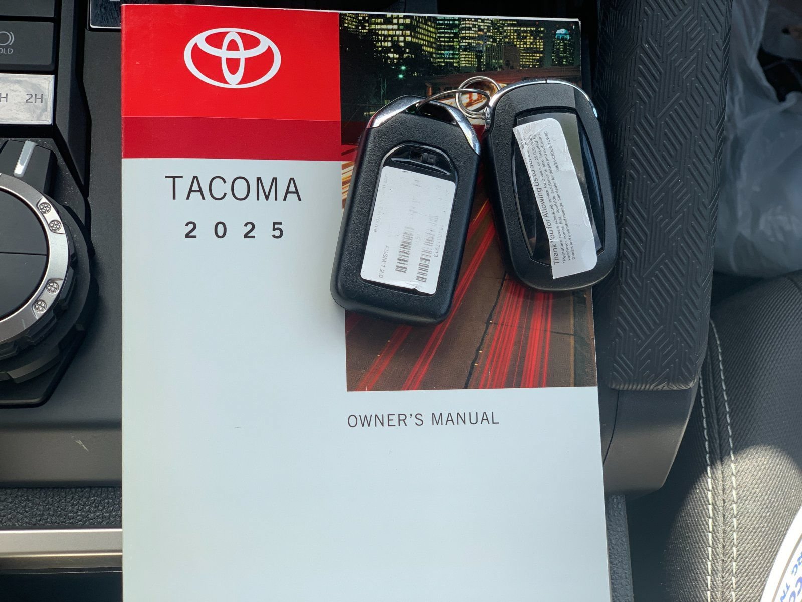Used 2025 Toyota Tacoma TRD Sport AWD/4WD image 10