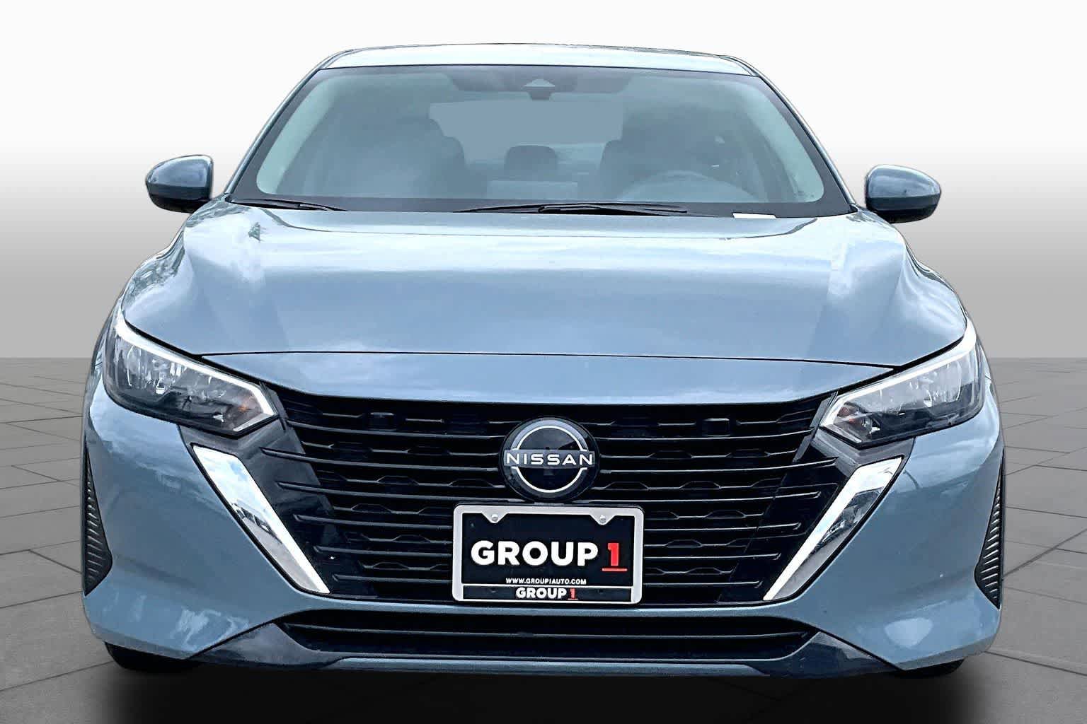 Used 2025 Nissan Sentra SV FWD image 4