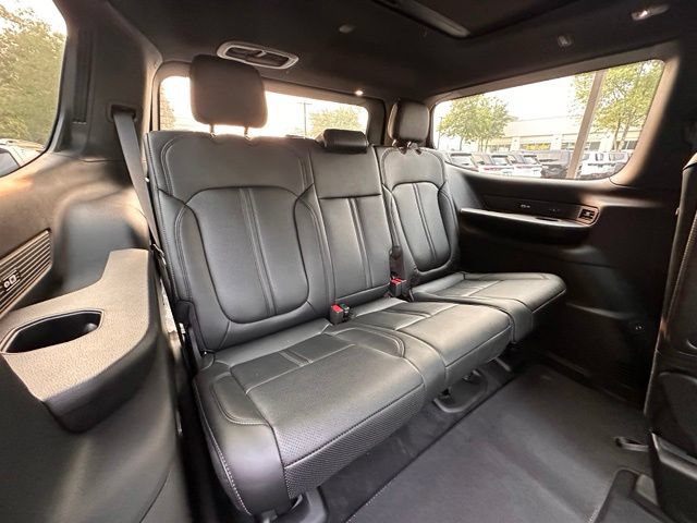 New 2026 Jeep Grand Wagoneer Limited AWD/4WD image 32