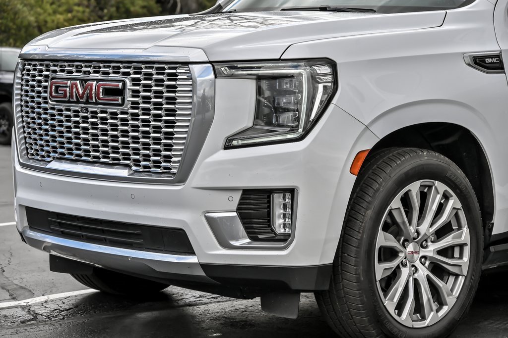 Used 2021 GMC Yukon Denali w/ Denali Premium Package image 2