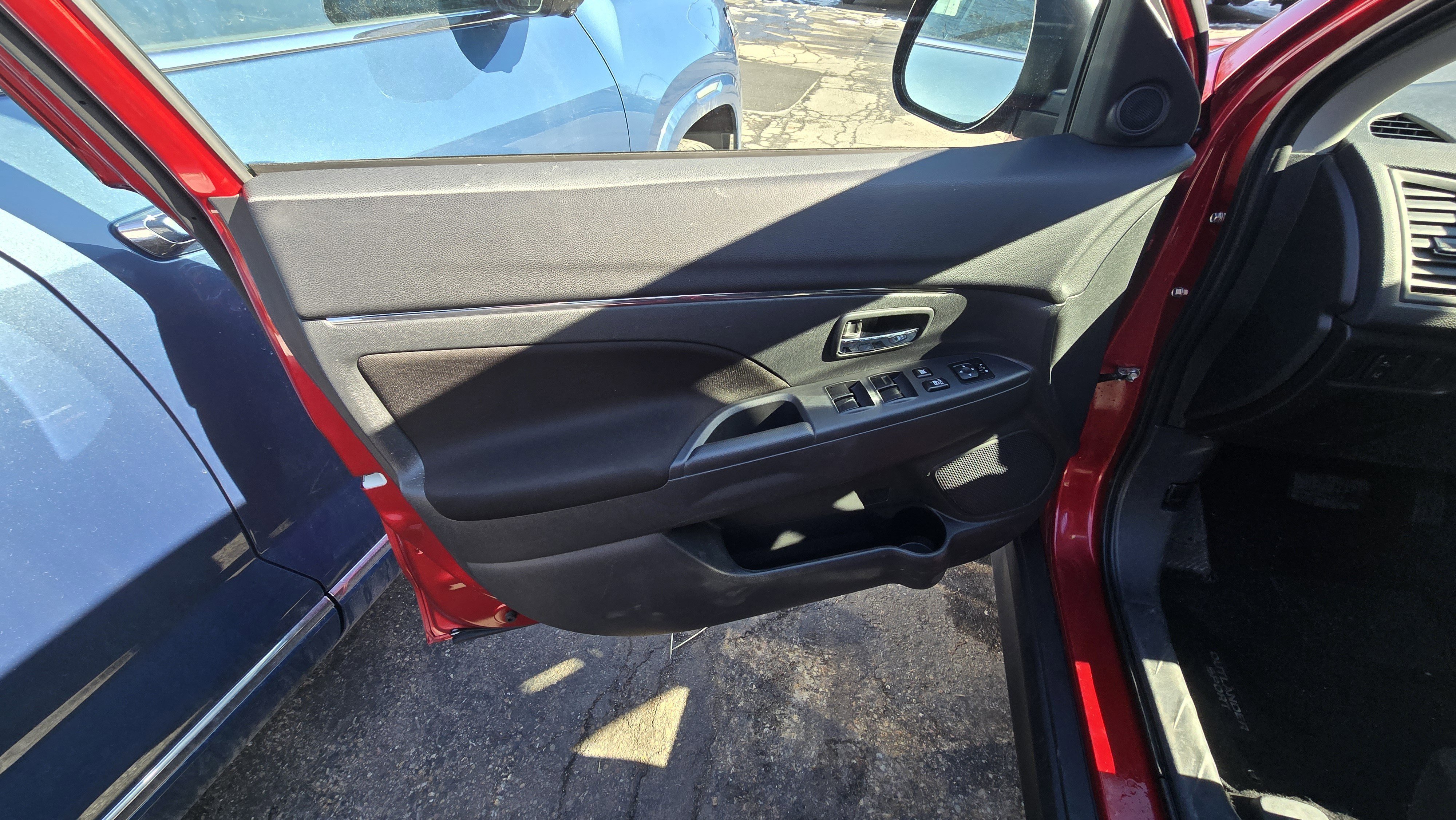 Used 2025 Mitsubishi Outlander Sport ES image 15