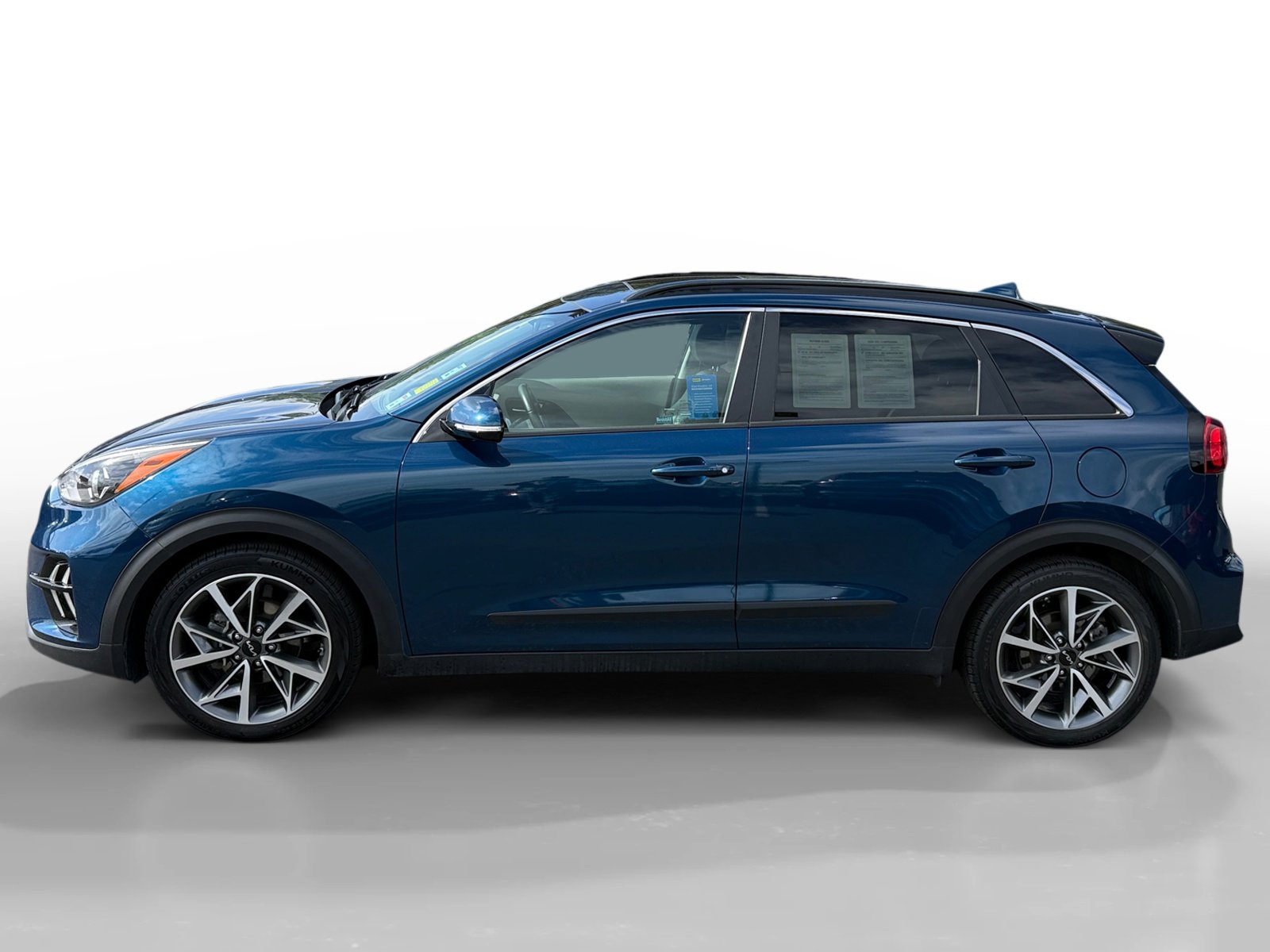 Used 2022 Kia Niro Touring Special Edition FWD image 2