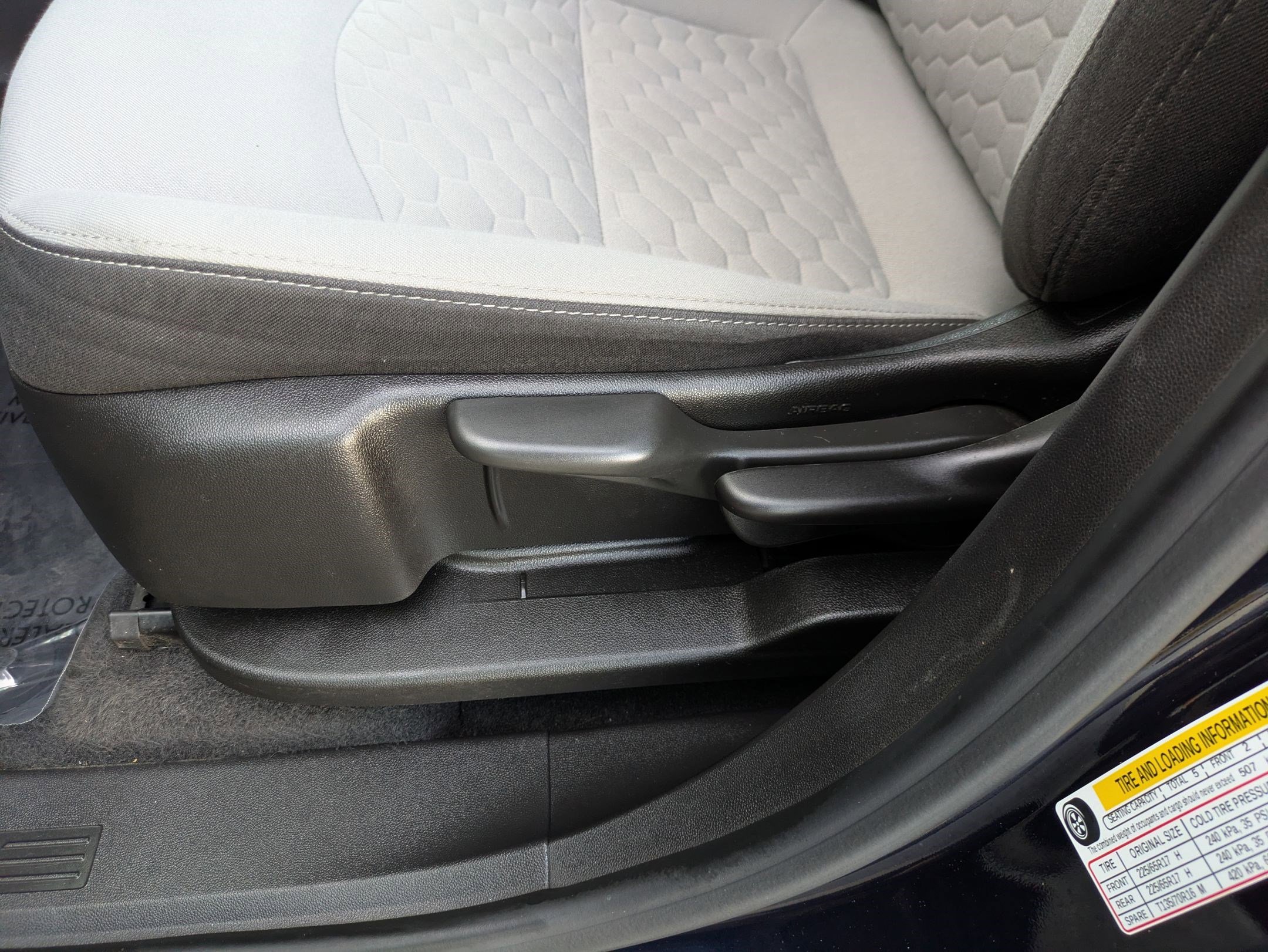 Used 2020 Chevrolet Equinox LS image 22
