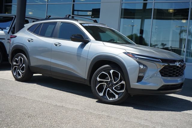 Used 2026 Chevrolet Trax RS w/ Sunroof Package FWD image 1